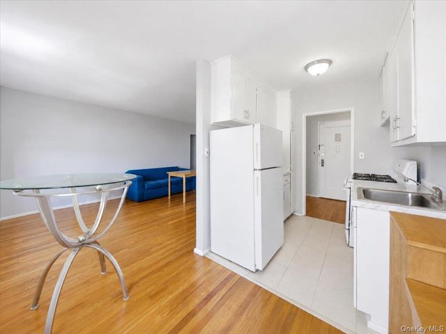 2630 Kingsbridge terrace 3A, Bronx, NY 10463