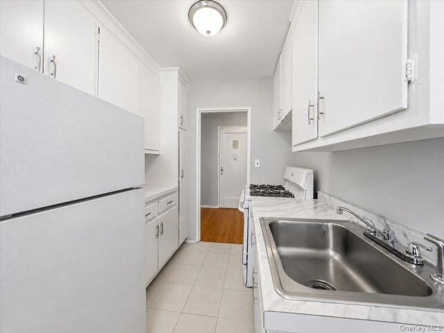 2630 Kingsbridge terrace 3A, Bronx, NY 10463