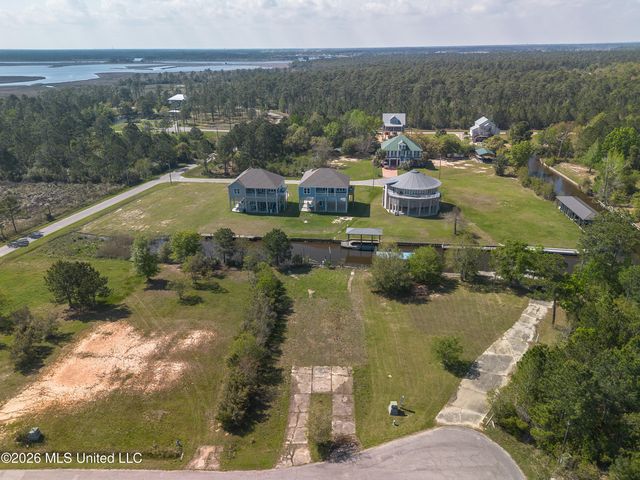1348 Poki Place, Diamondhead, MS 39525