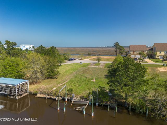 1348 Poki Place, Diamondhead, MS 39525