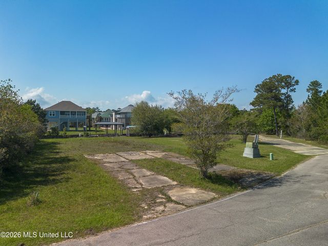 1348 Poki Place, Diamondhead, MS 39525