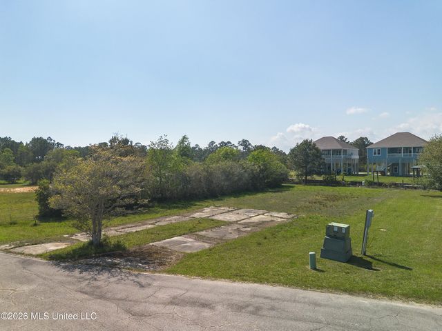 1348 Poki Place, Diamondhead, MS 39525