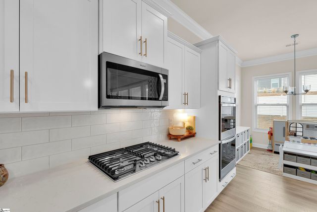 1961 Crumhorn Avenue, Boiling Springs, SC 29316