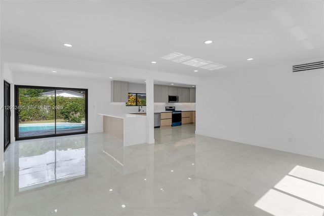 17630 SW 108th Ct, Miami, FL 33157