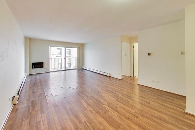 1567 Ridge Road 406, Evanston, IL 60201