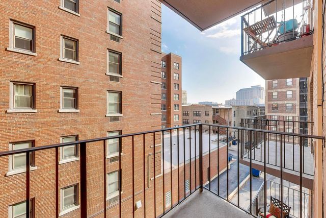 1567 Ridge Road 406, Evanston, IL 60201