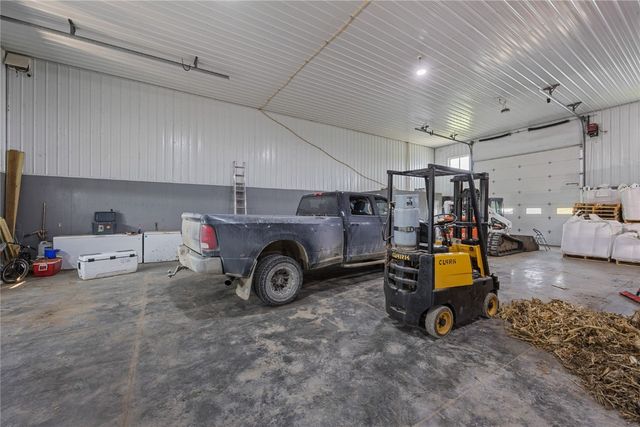 5424 400th St SE, Iowa City, IA 52240