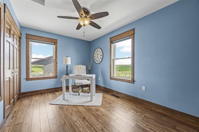 5424 400th St SE, Iowa City, IA 52240