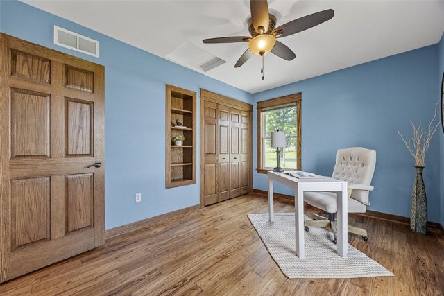 5424 400th St SE, Iowa City, IA 52240