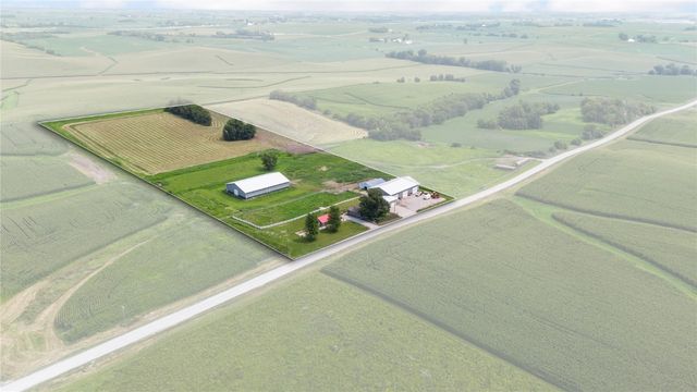 5424 400th St SE, Iowa City, IA 52240