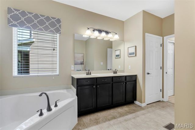 612 Wyndview Drive, Lake St Louis, MO 63367