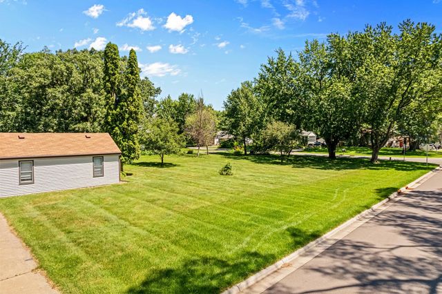 8706 Lincoln Street NE, Blaine, MN 55434