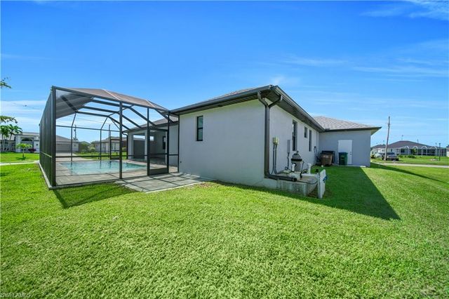 2728 SW 4th LN, Cape Coral, FL 33991