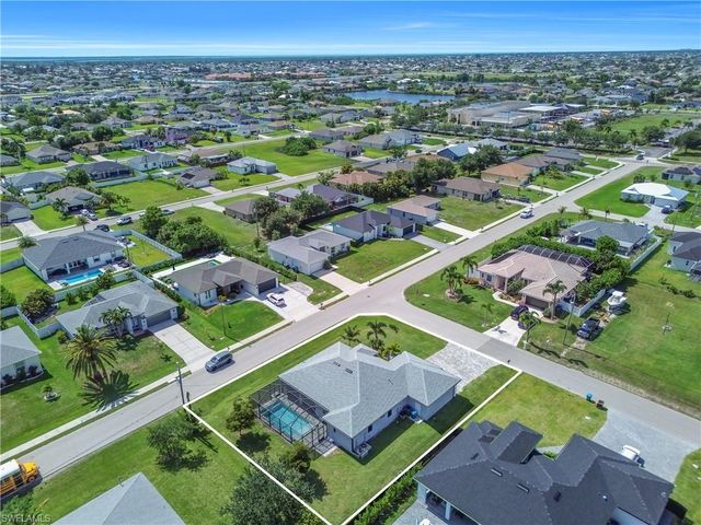2728 SW 4th LN, Cape Coral, FL 33991