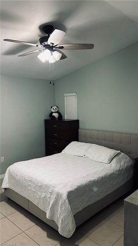 827 SW 14th PL, Cape Coral, FL 33991