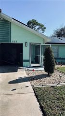 827 SW 14th PL, Cape Coral, FL 33991