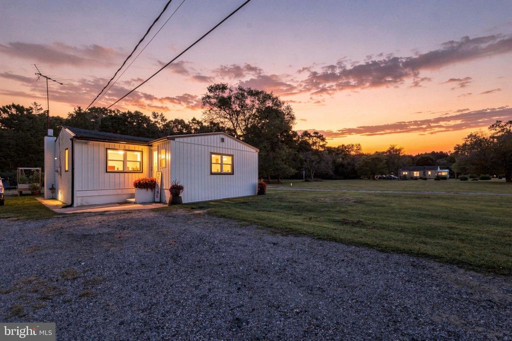7471 SMITH AVE, Mays Landing, NJ 08330