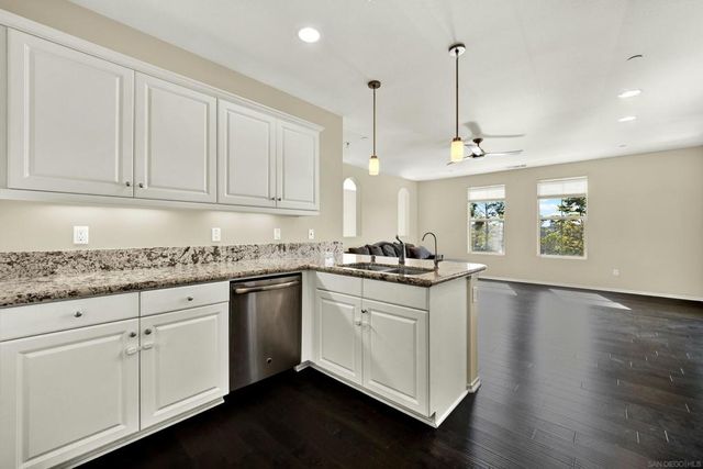 6610 Canopy Ridge Ln 37, San Diego, CA 92121