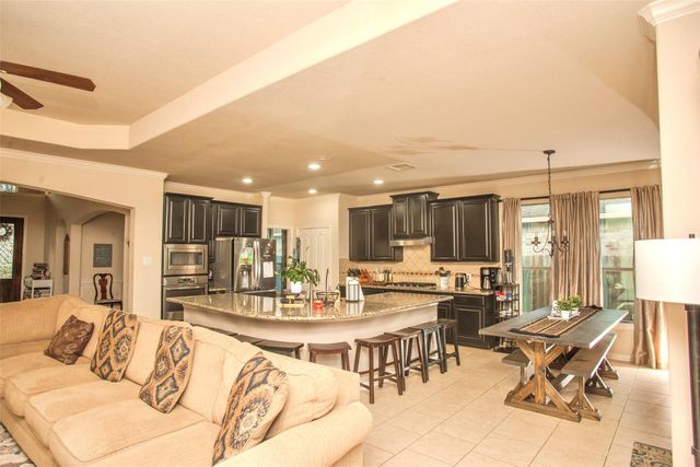 10919 S Country Club Green Drive, Tomball, TX 77375