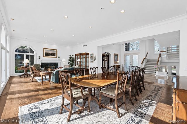 1832 Long Lake Shore Drive, Bloomfield Charter Township, MI 48302
