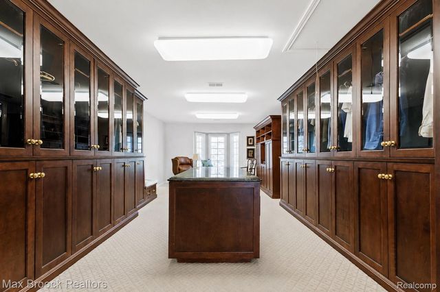 1832 Long Lake Shore Drive, Bloomfield Charter Township, MI 48302