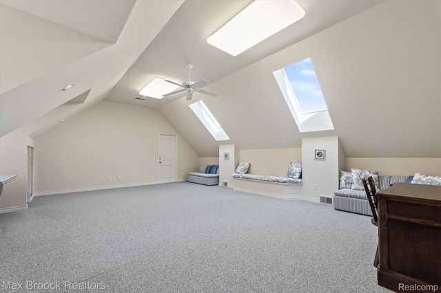 1832 Long Lake Shore Drive, Bloomfield Charter Township, MI 48302
