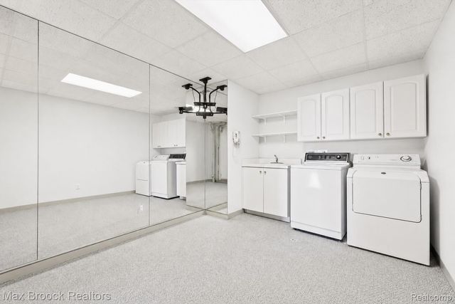 1832 Long Lake Shore Drive, Bloomfield Charter Township, MI 48302