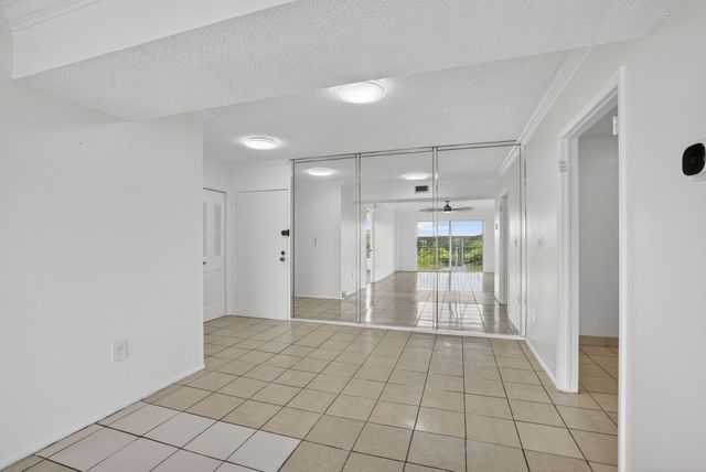 4174 Inverrary Drive 513, Lauderhill, FL 33319