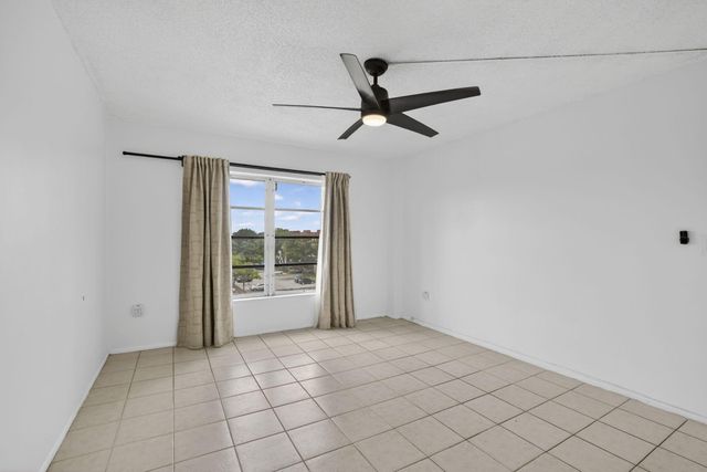 4174 Inverrary Drive 513, Lauderhill, FL 33319