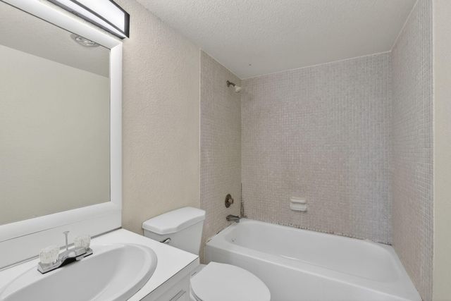 4174 Inverrary Drive 513, Lauderhill, FL 33319