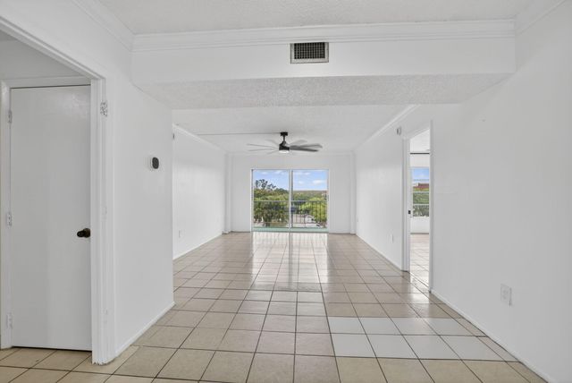 4174 Inverrary Drive 513, Lauderhill, FL 33319