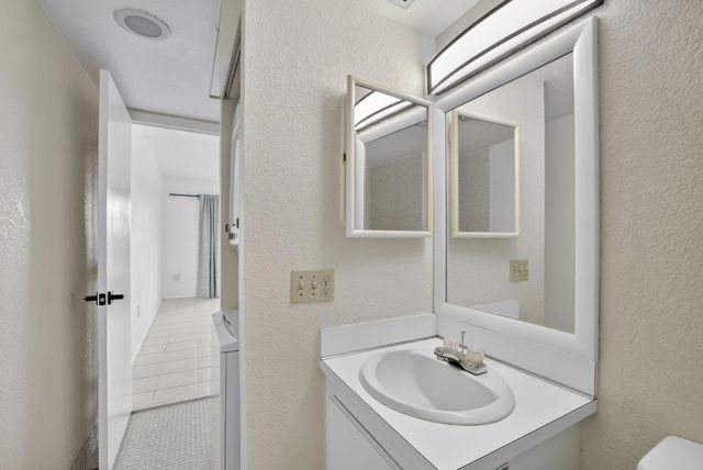 4174 Inverrary Drive 513, Lauderhill, FL 33319