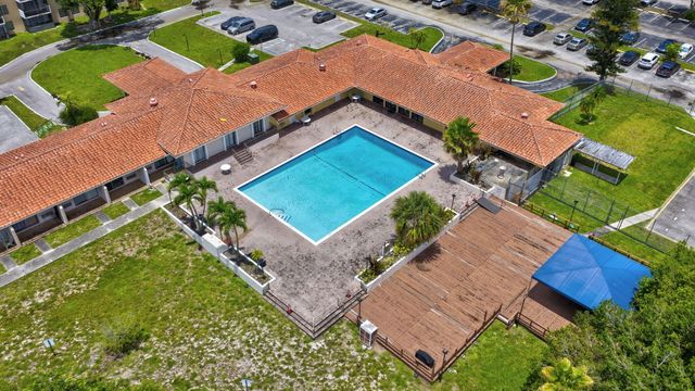 4174 Inverrary Drive 513, Lauderhill, FL 33319