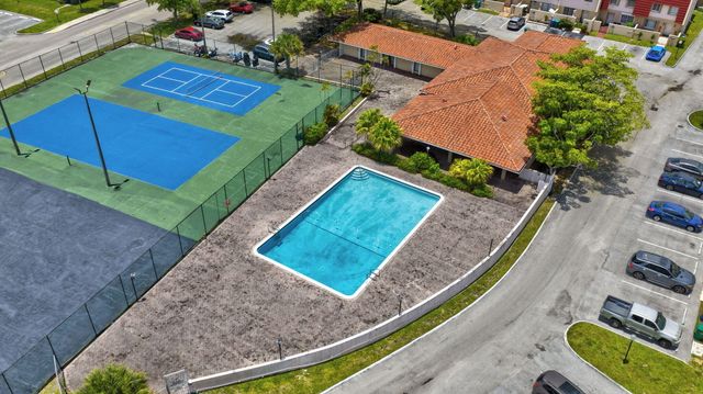 4174 Inverrary Drive 513, Lauderhill, FL 33319
