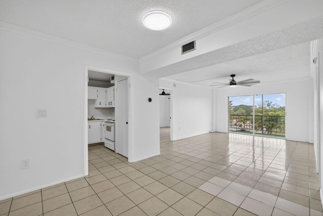 4174 Inverrary Drive 513, Lauderhill, FL 33319