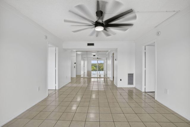 4174 Inverrary Drive 513, Lauderhill, FL 33319
