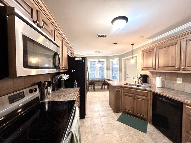 413 SHARON OAKS, Benton, AR 72019