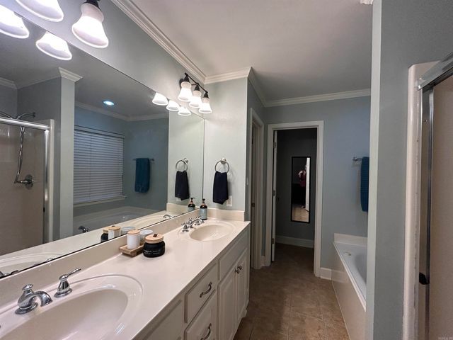 413 SHARON OAKS, Benton, AR 72019