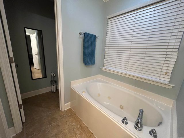 413 SHARON OAKS, Benton, AR 72019