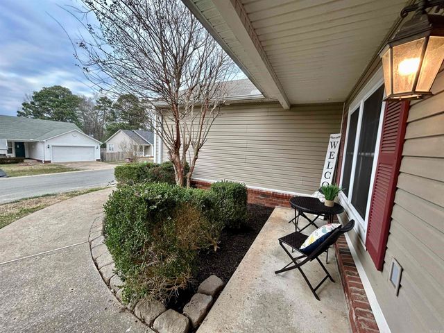 413 SHARON OAKS, Benton, AR 72019