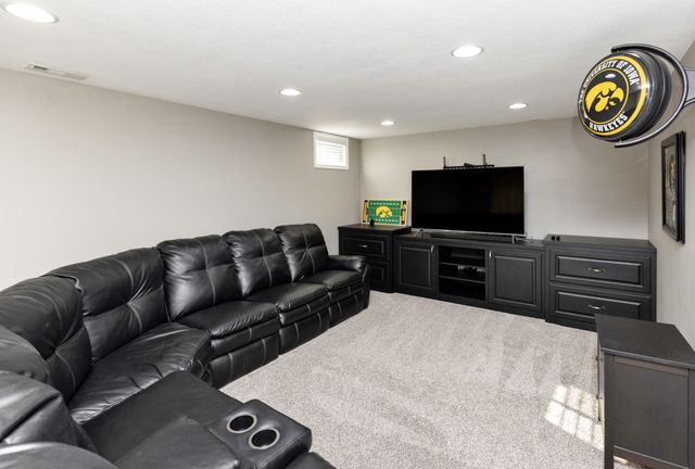 795 SE Westgate Drive, Waukee, IA 50263