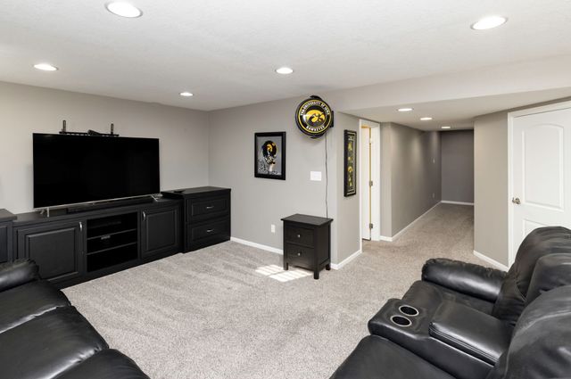 795 SE Westgate Drive, Waukee, IA 50263