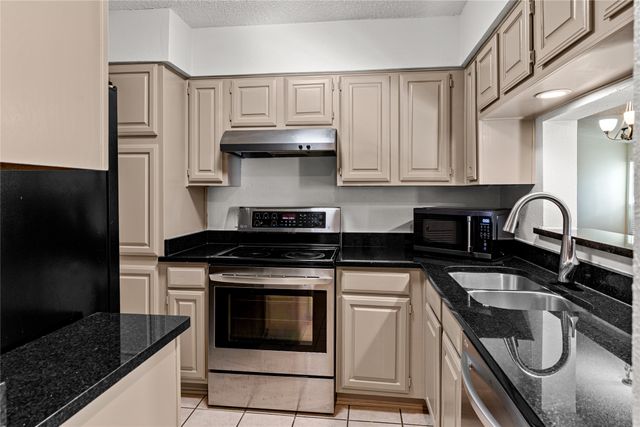 1212 Riverchase Lane 243, Arlington, TX 76011