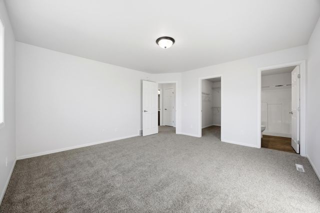 1326 4th Street NW, West Fargo, ND 58078