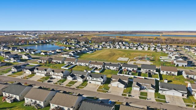 1326 4th Street NW, West Fargo, ND 58078