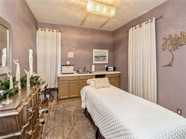 611 1st Avenue E, Newton, IA 50208