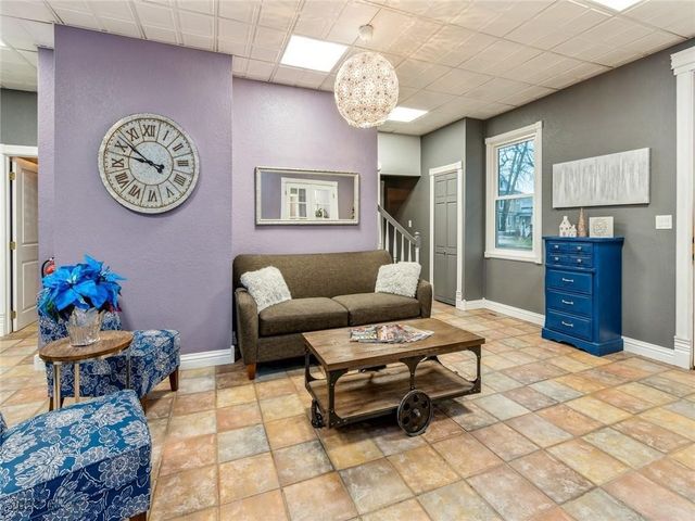 611 1st Avenue E, Newton, IA 50208