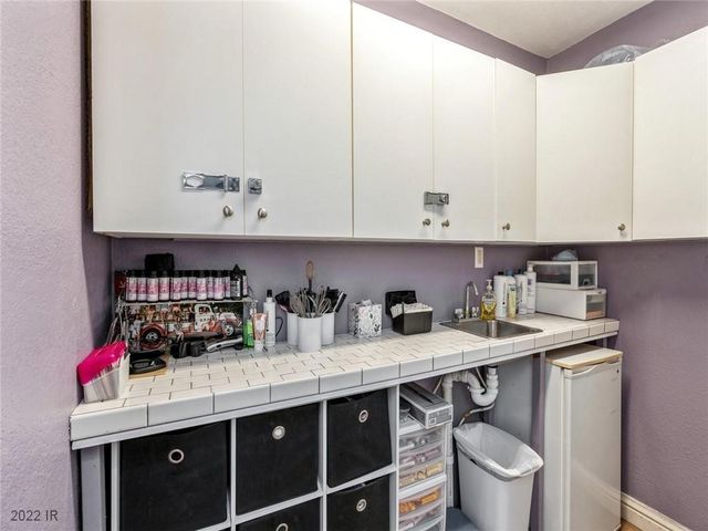 611 1st Avenue E, Newton, IA 50208