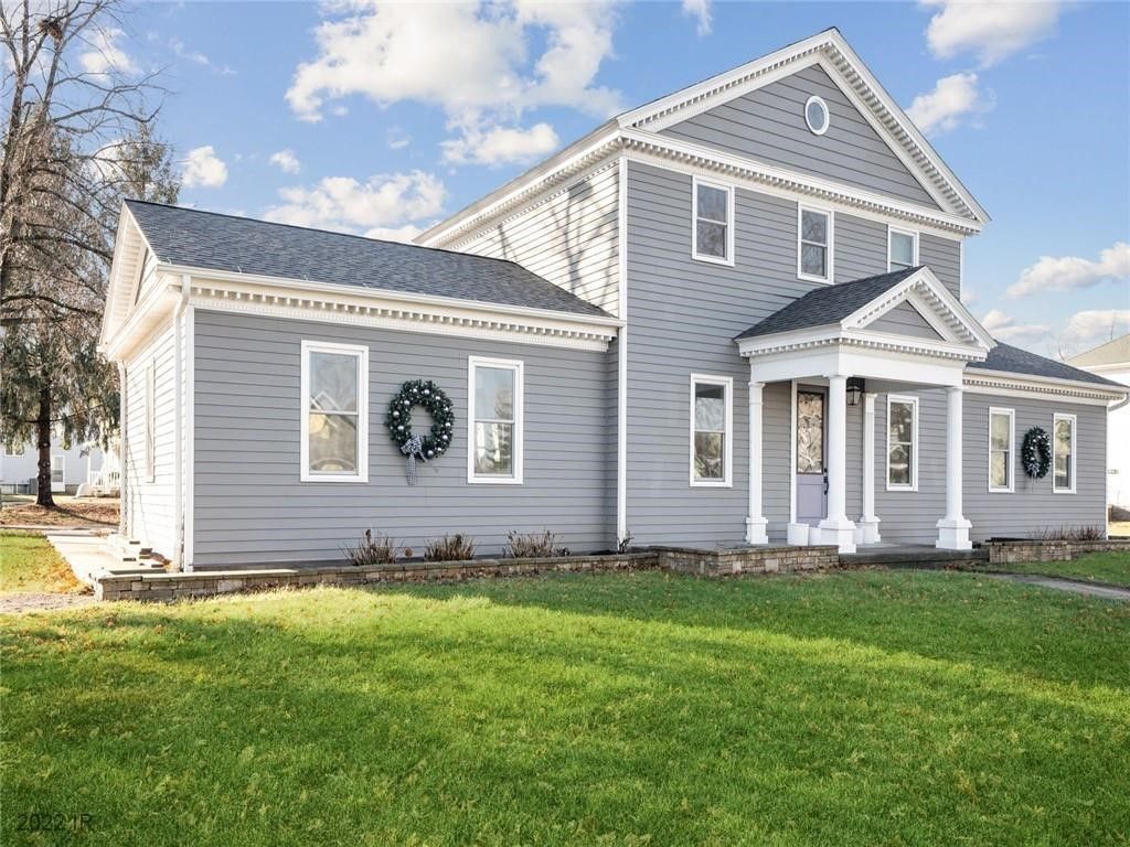 611 1st Avenue E, Newton, IA 50208