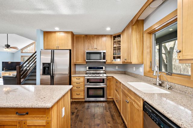 10445 Akron Avenue, Inver Grove Heights, MN 55077